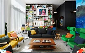 citizenM Los Angeles Downtown